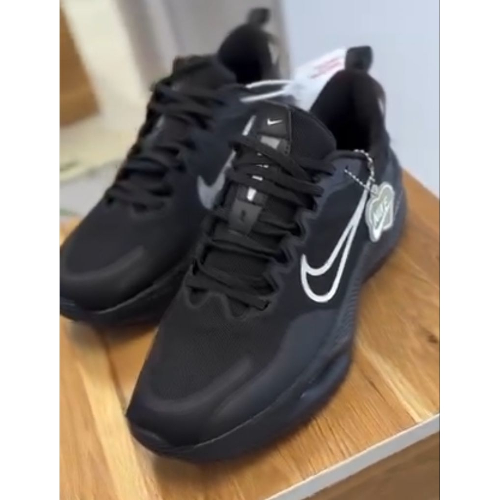 NIKE ZOOM X
