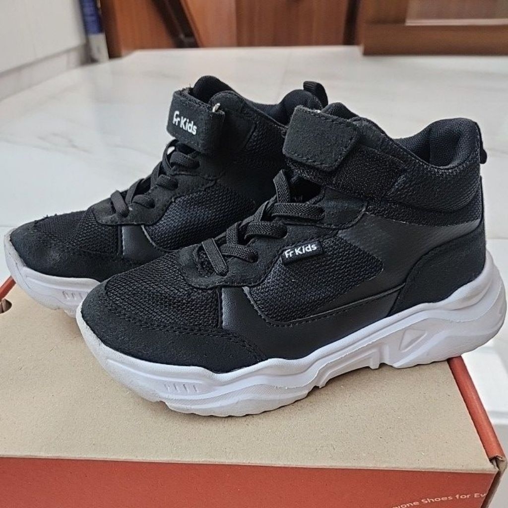 sepatu anak FR kids size 33