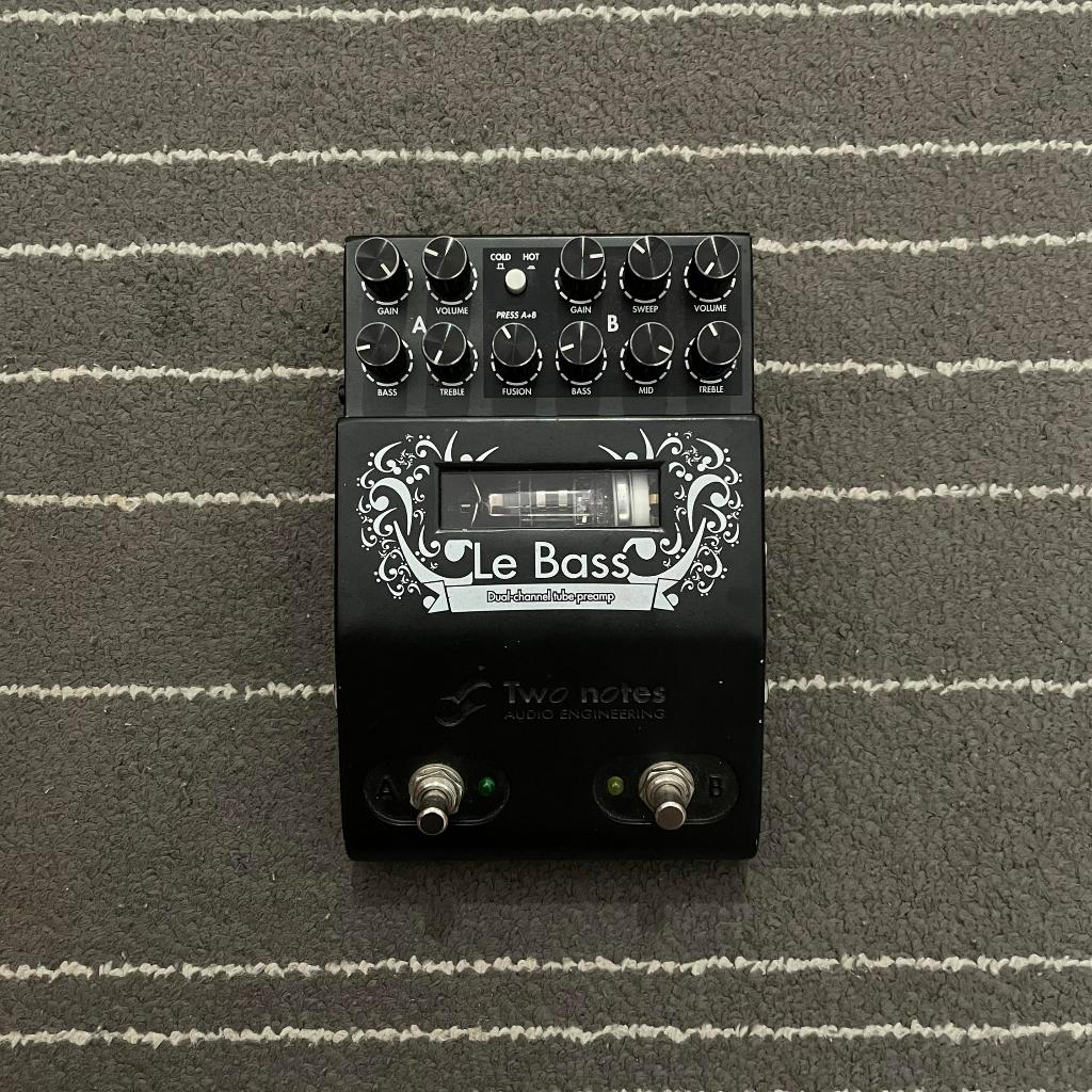 Two Notes Le Bass Tube Preamp Pedal
