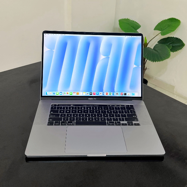MacBook Pro 16 Inch 2019 I9 Like New