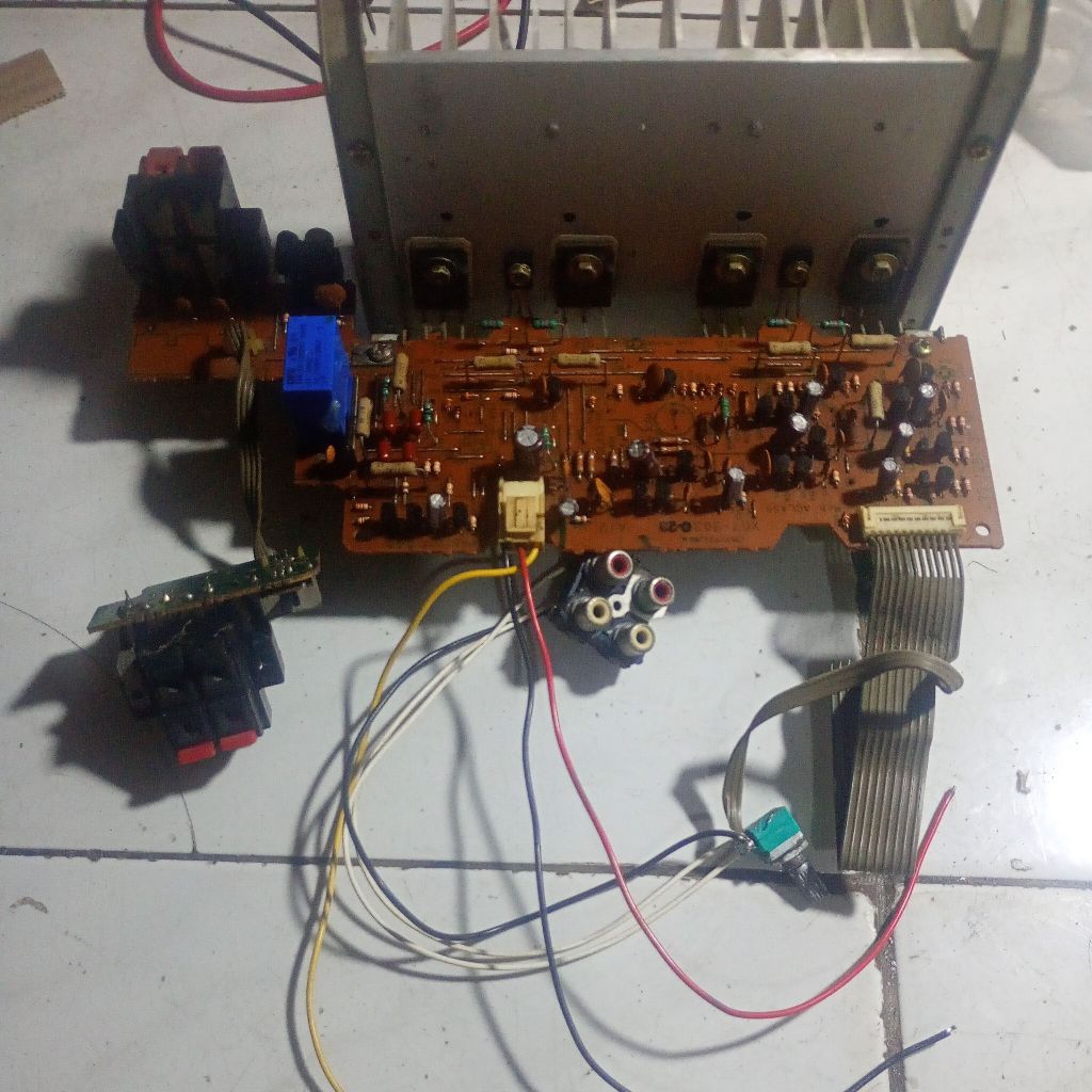 power amplifier stereo 200wat x 2 set L & R copotan dari head KENWOOD transistor darlington  B1624A 