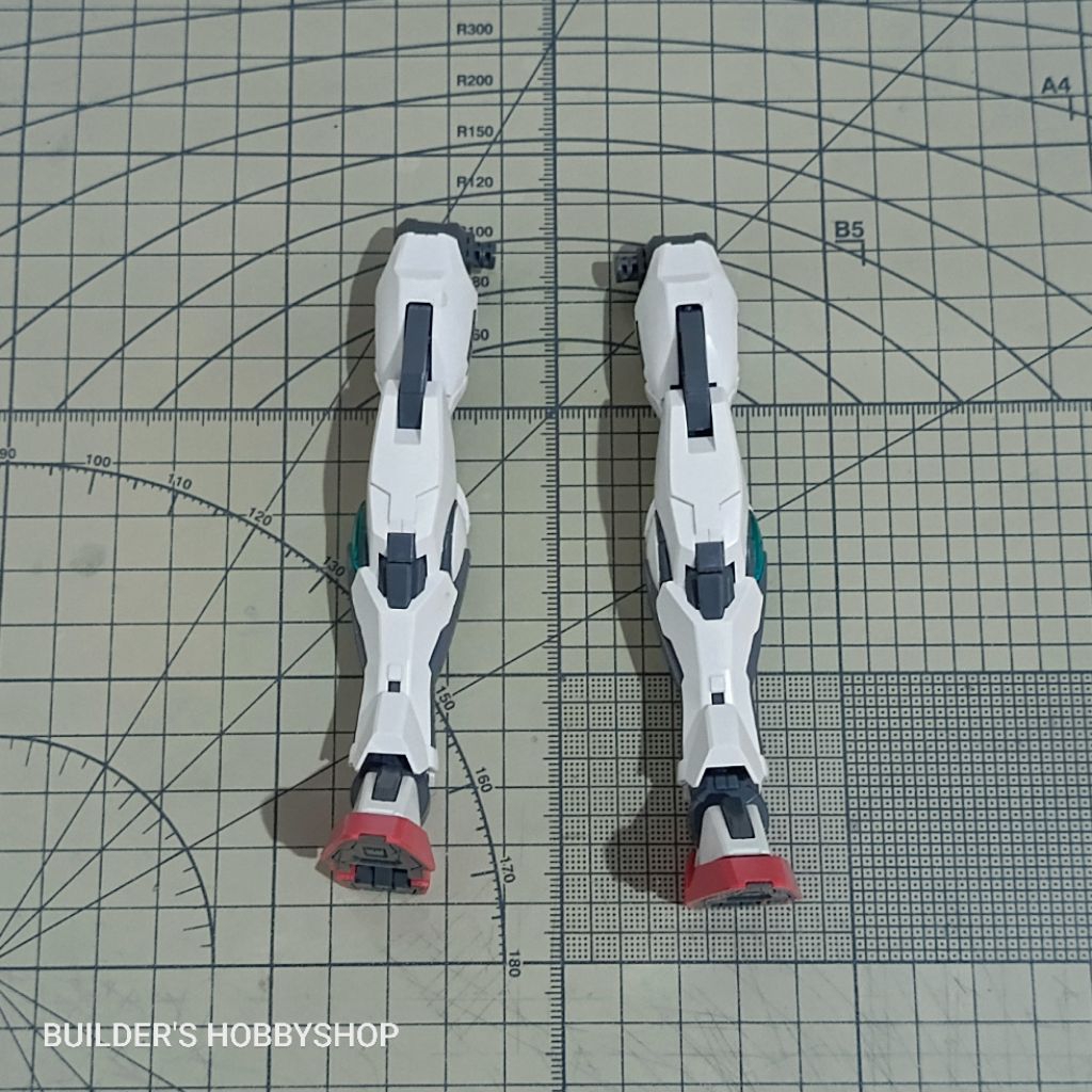 BANDAI MG 1/100 MASTER GRADE GUNDAM OO 00 XN RAISER/SEVEN SWORD/G LEGS UNIT BANDAI