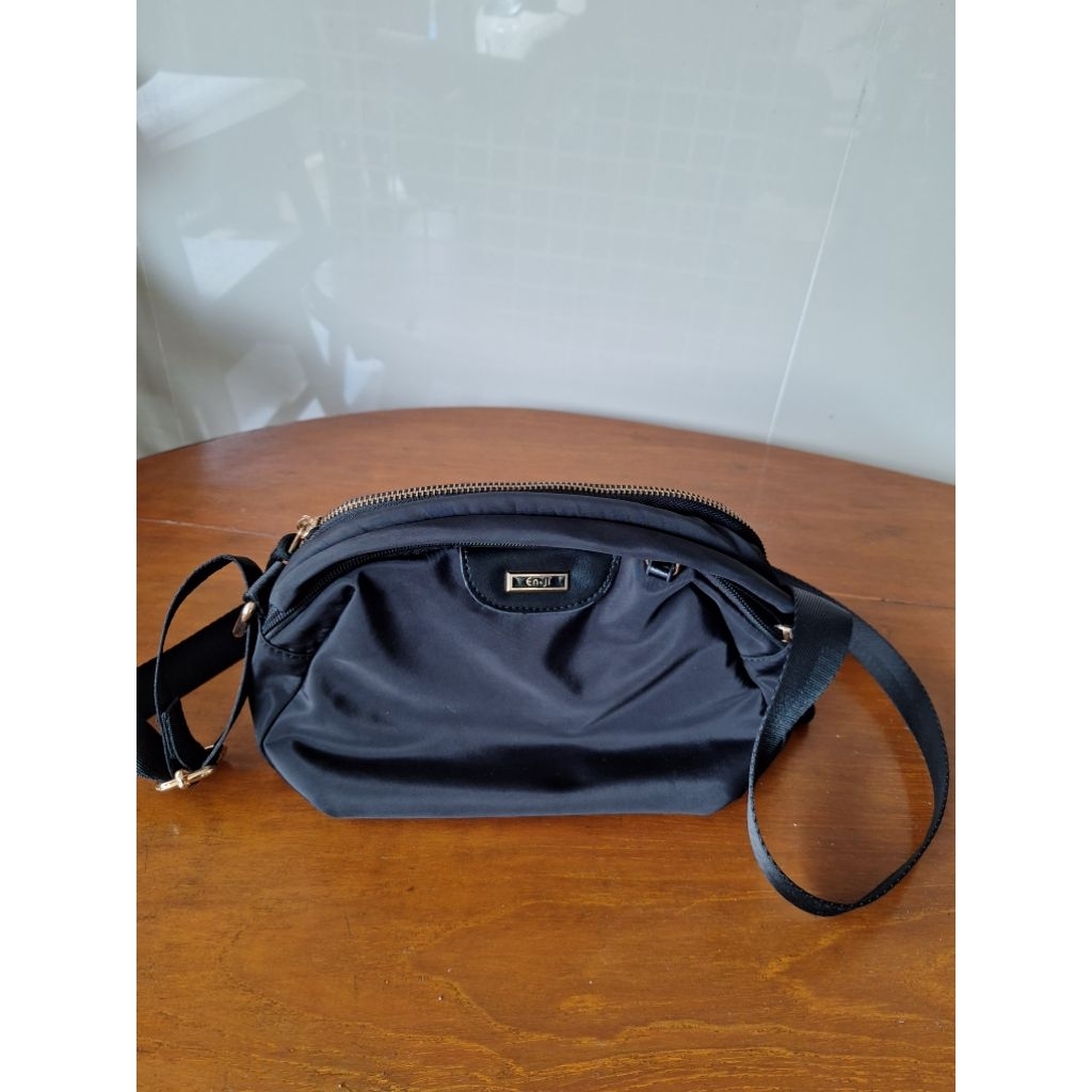 (PRELOVED) Tas En-ji Hitam