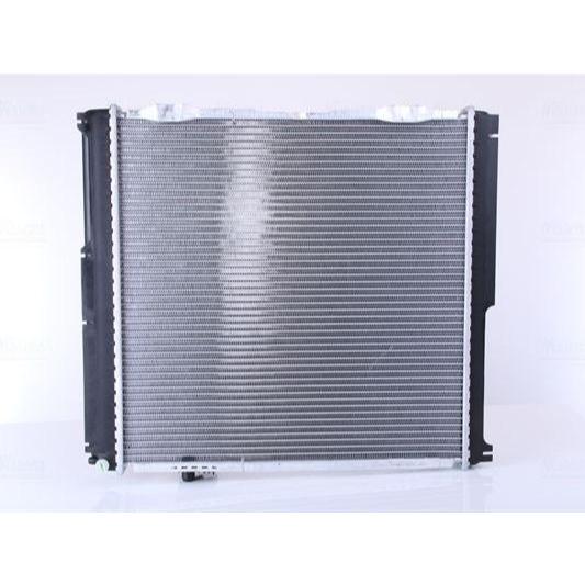 RADIATOR MB W124/230E - NISSENS