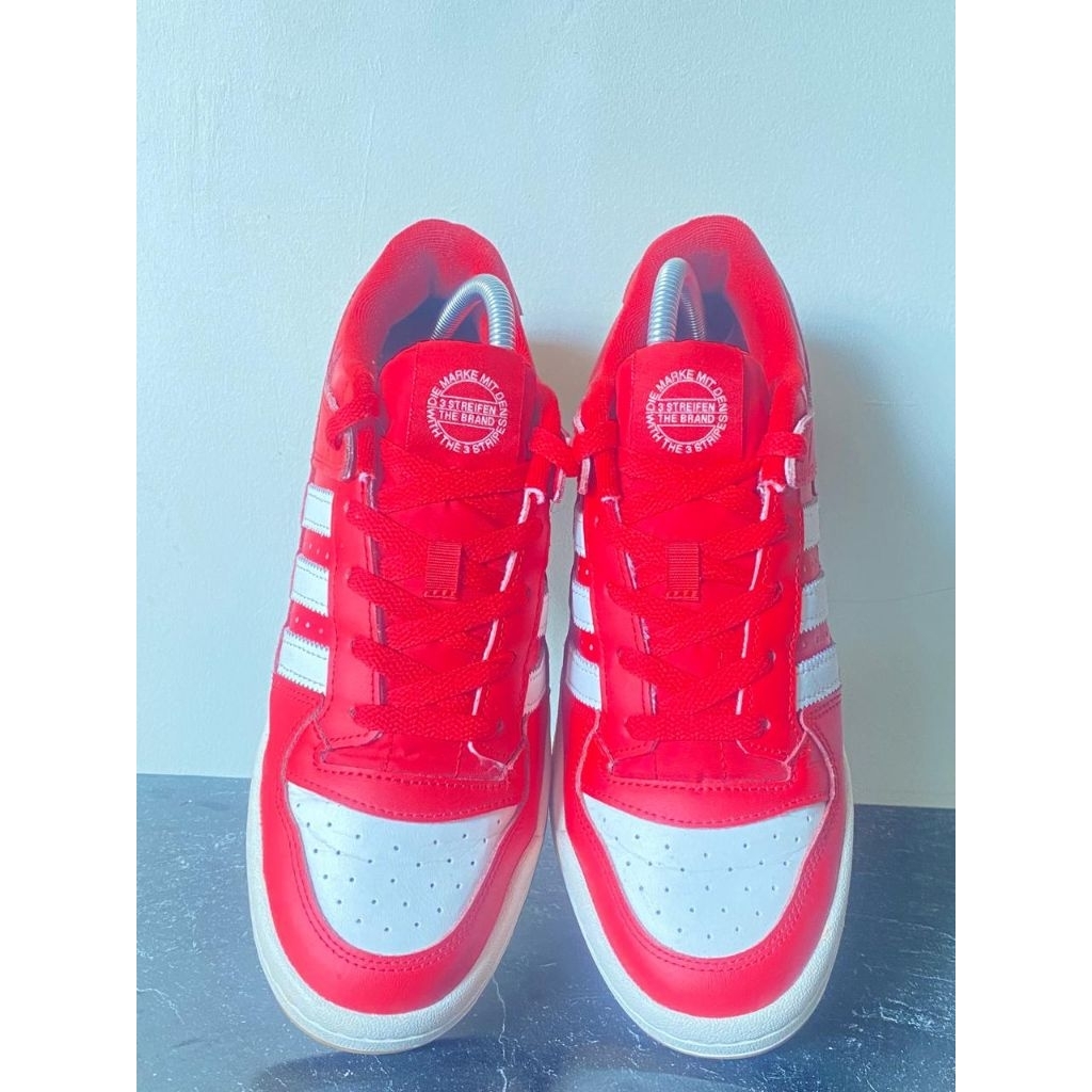 Sepatu ADIDAS Forum Low CL berwarna merah Scarlet, Size 41,5 insole 25,5 - 260 cm, Preloved/Second O