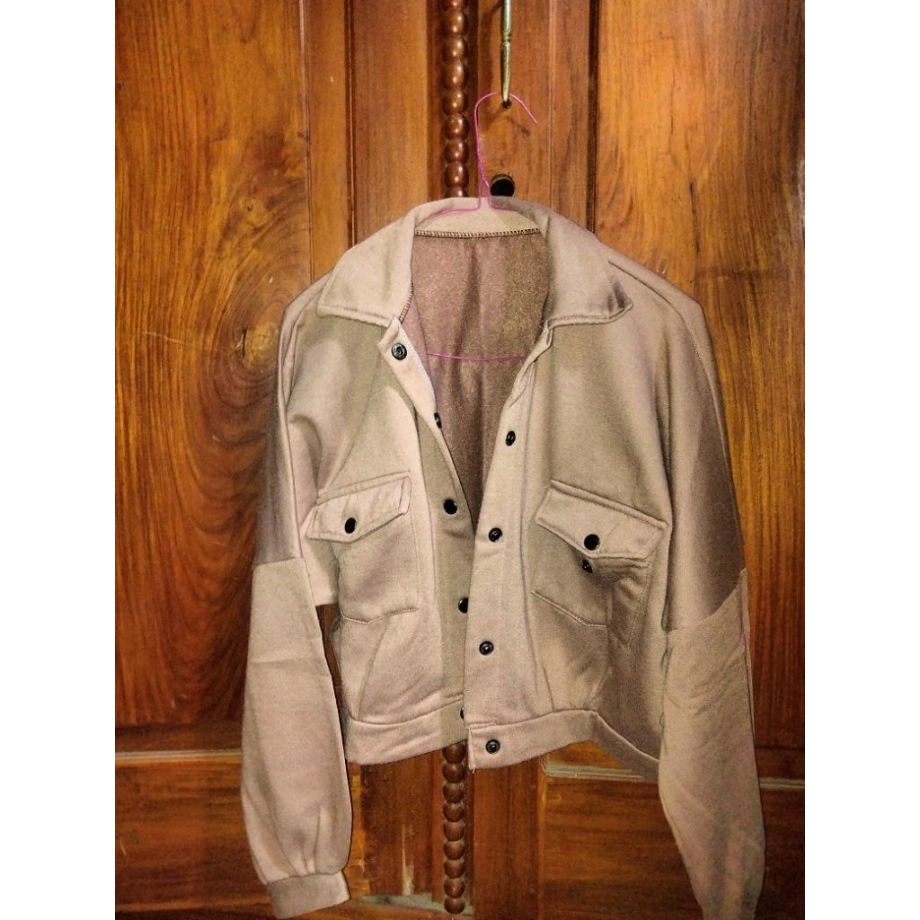preloved jacket crop