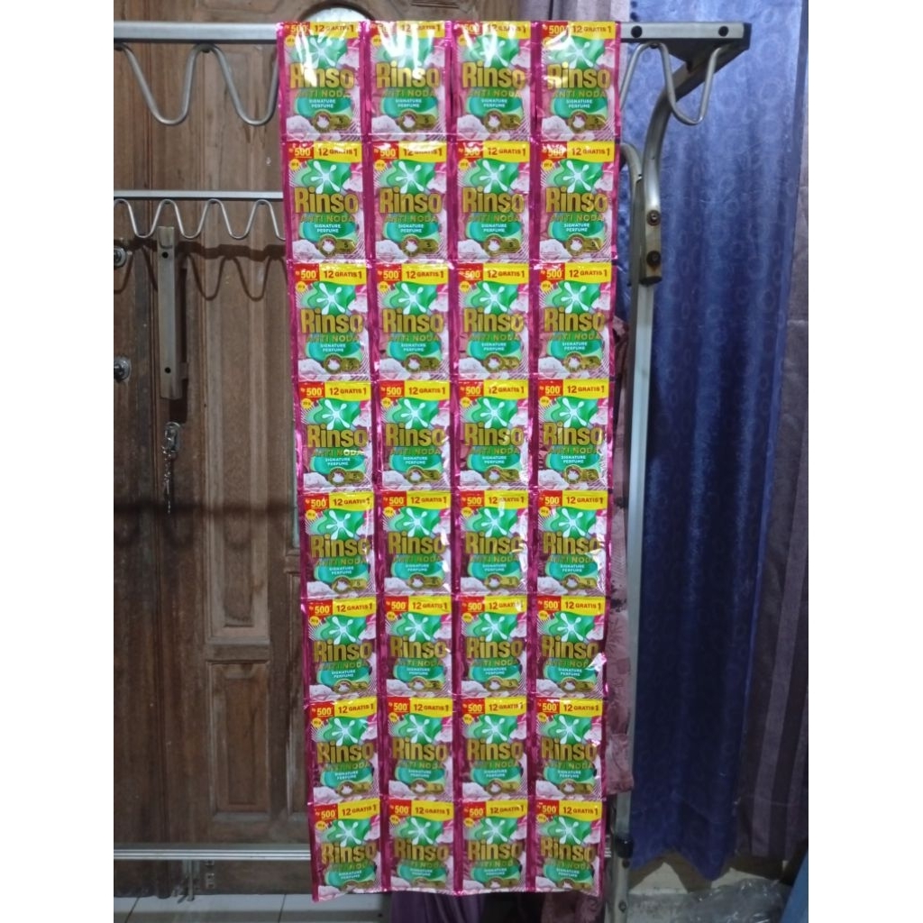 Rinso Cair RP. 500 satu renceng isi 13 sachet