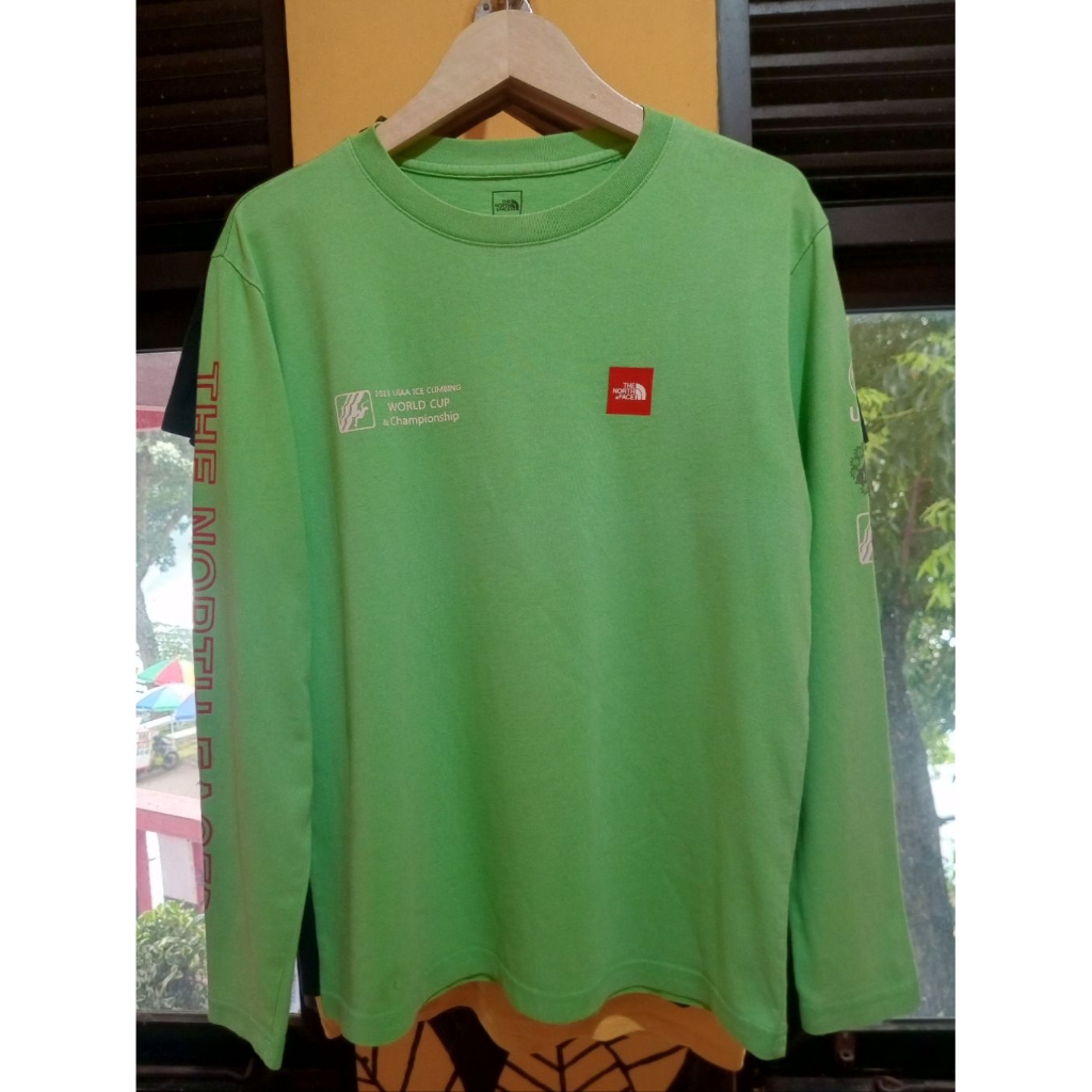 The North Face Long Sleeve t-shirt