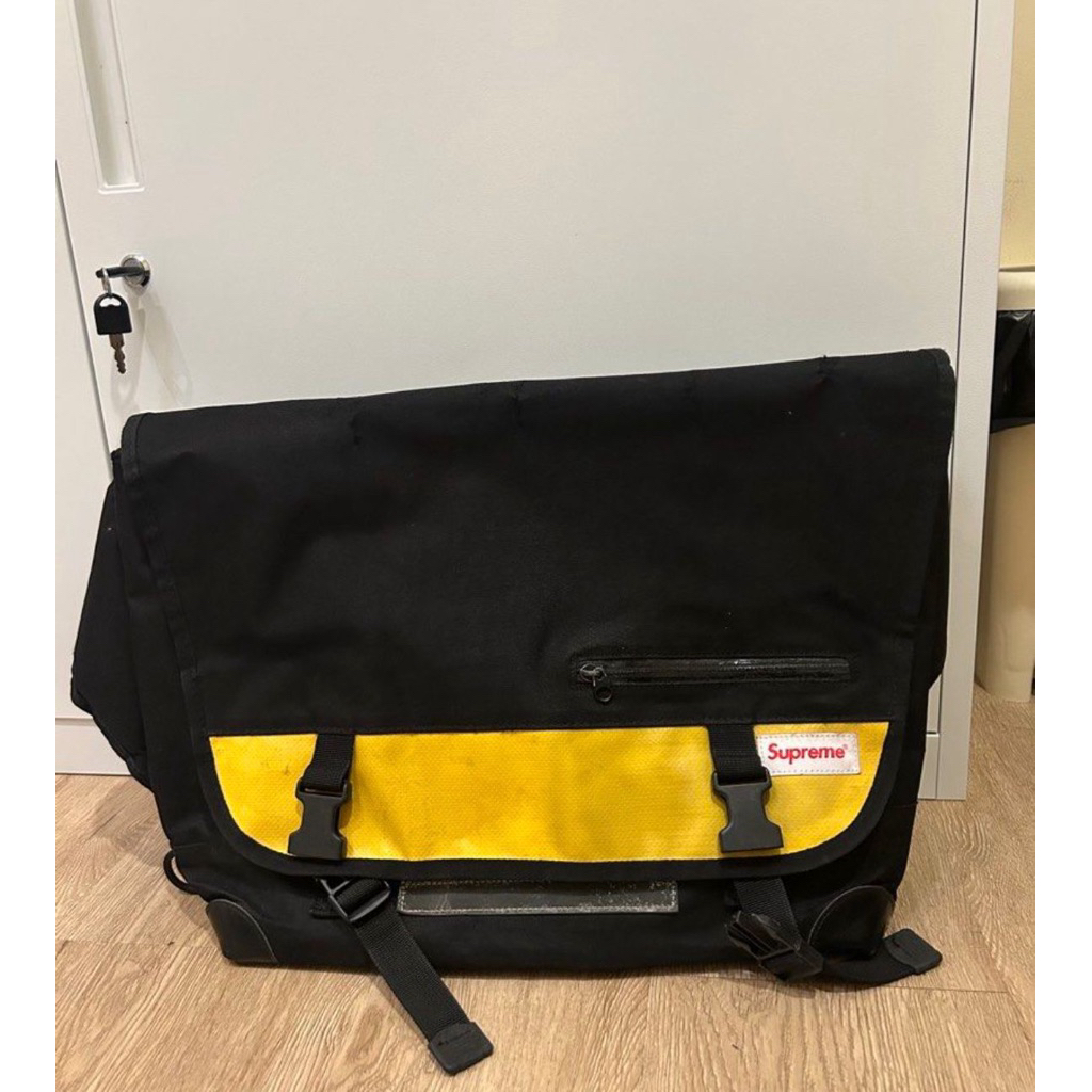 messenger bag supreme