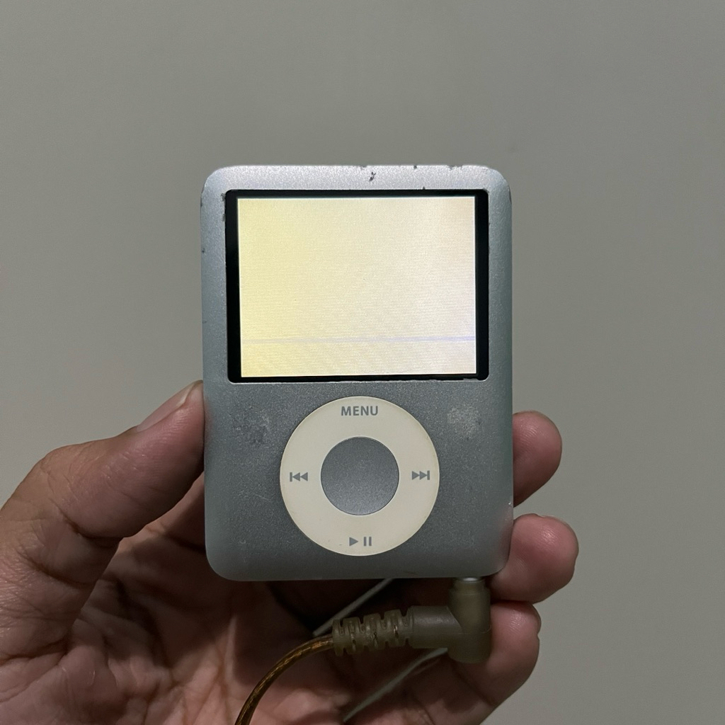 iPod Nano 3rd Gen 8GB Silver