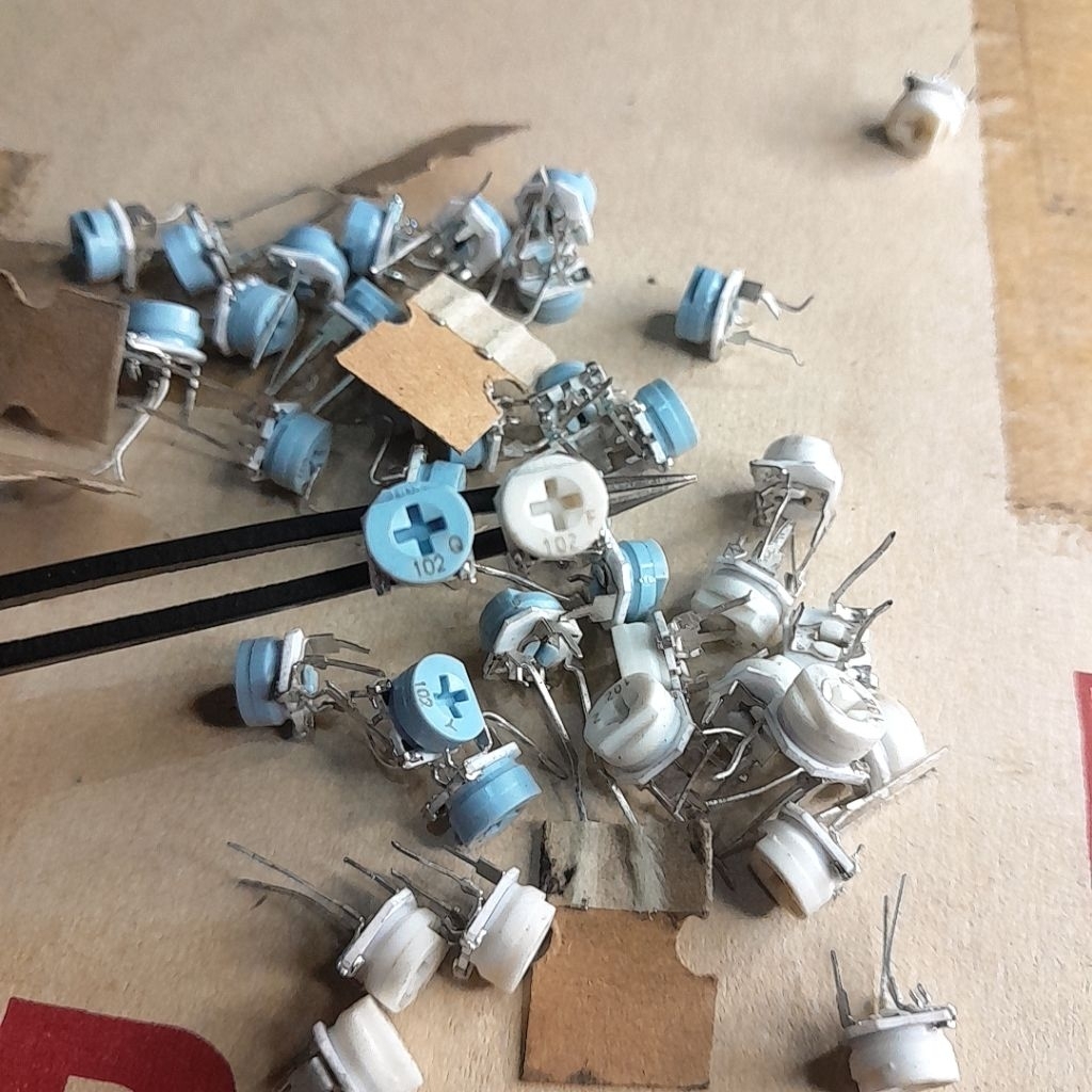 TRIMPOT 102 1k VR 102 1K NOS ORIGINAL