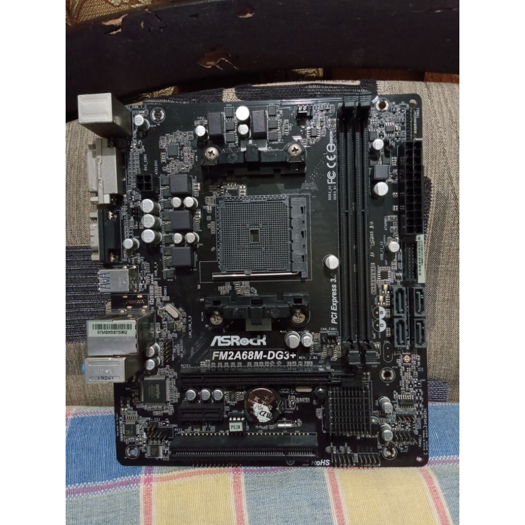 Mobo ASRock FM2A68M-DG3+ Mulus Normal Aman