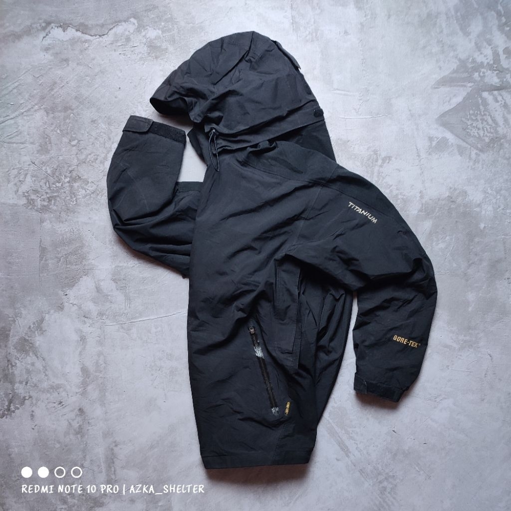 COLUMBIA TITANIUM GORETEX