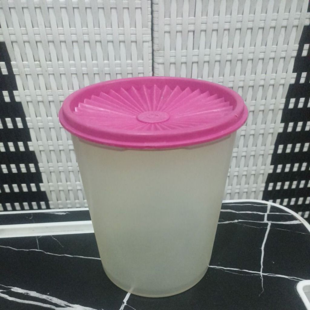 Deco Canister Tupperware Preloved 1.9L