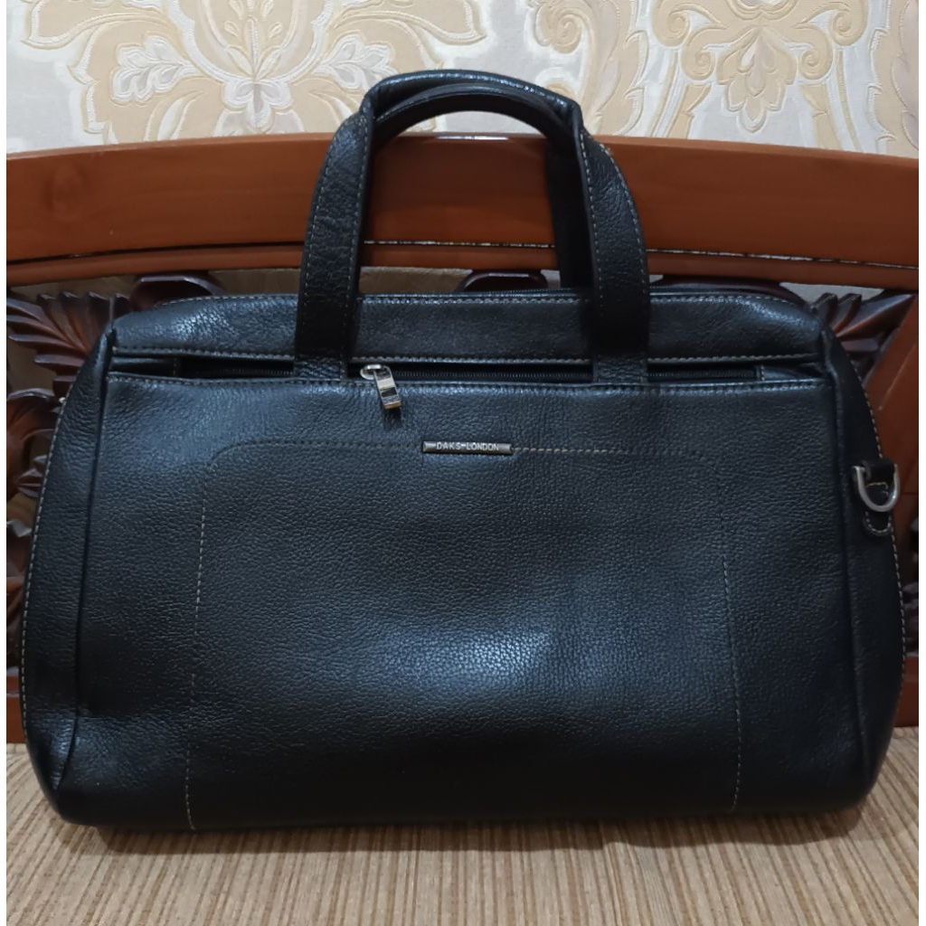 tas kerja kuit asli Dark london original banyak ruang