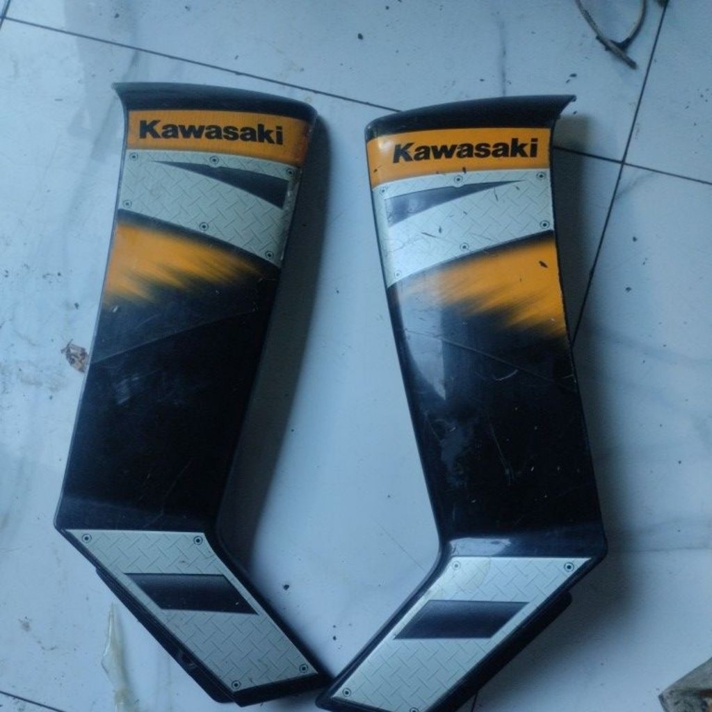 sayap luar kawasaki zx 130