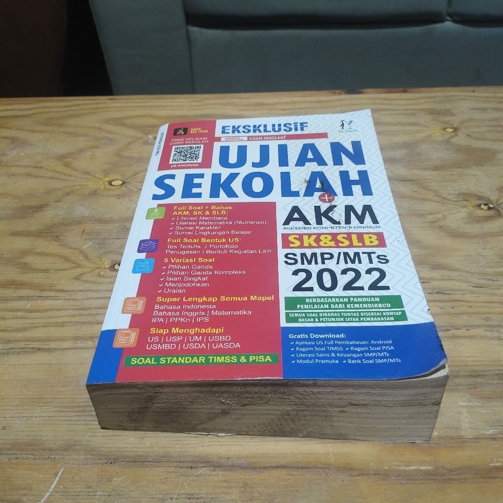 Buku Eksklusif Ujian Sekolah & AKM SMP 2022