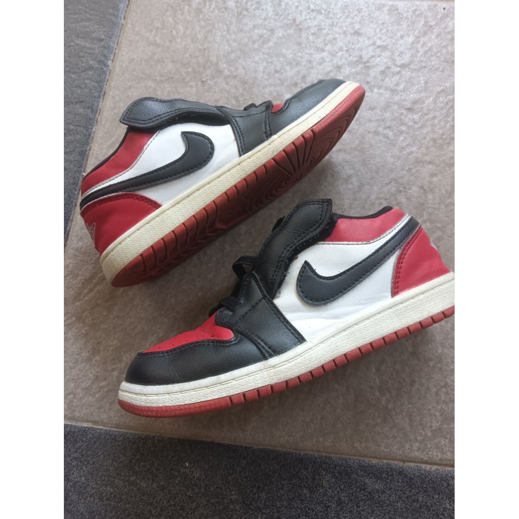 sepatu anak sekolah SD, size 29. nike air jordan low.