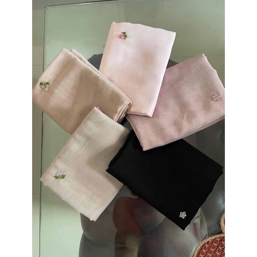 Hijab sulam tangan by Shescraf