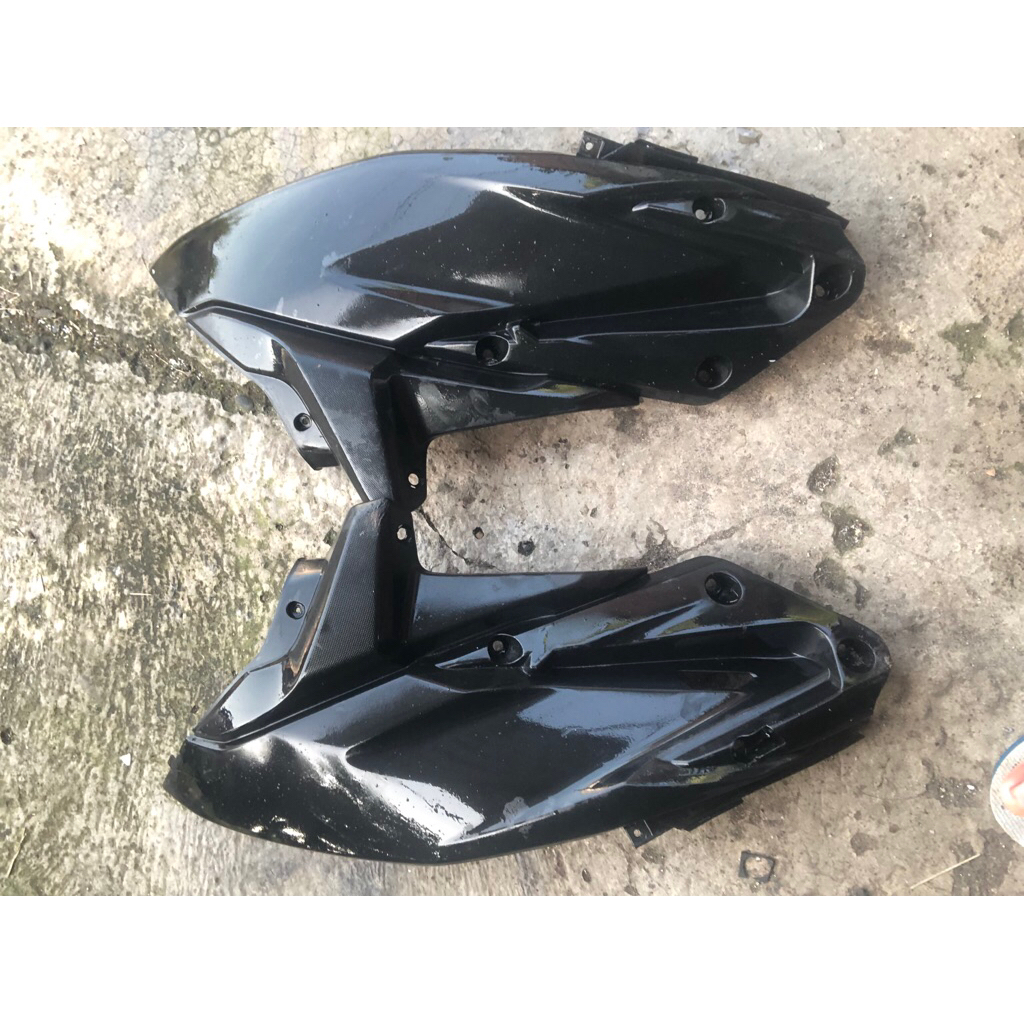 sambungan body belakang vario 125 old