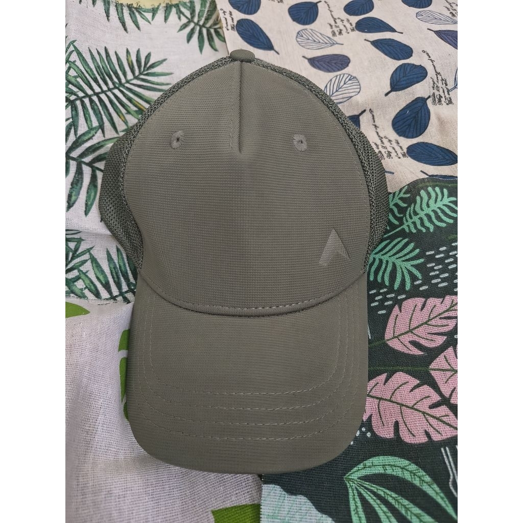 Preloved Topi Eiger Army
