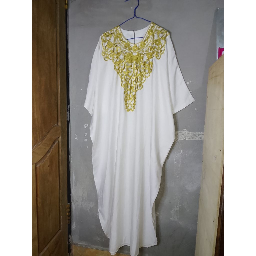prelov kaftan putih cantik mewah