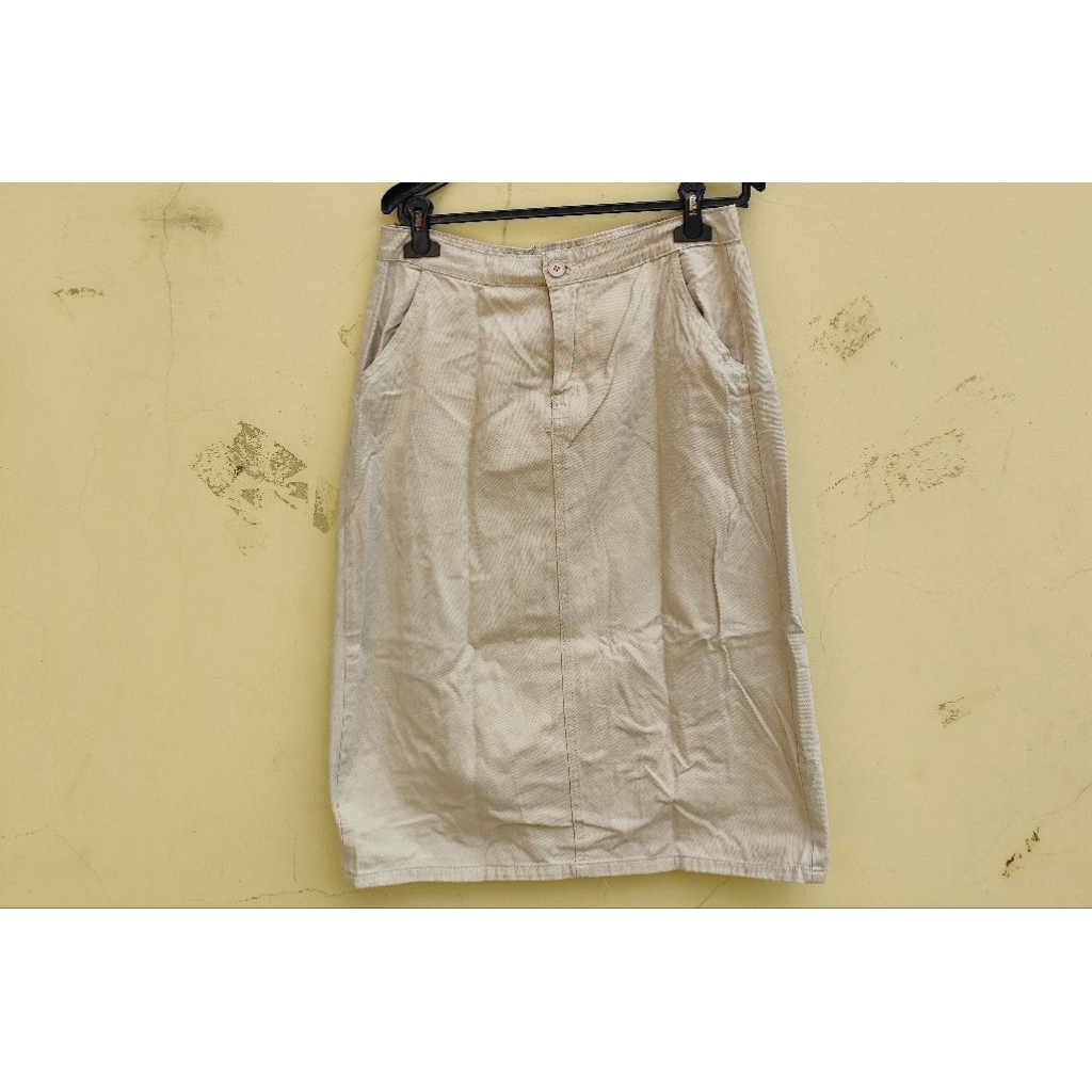 bawahan rok midi coklat muda denim