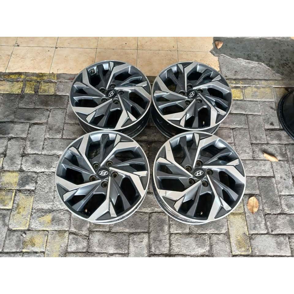 Velg Mobil Original Copotan Hyundai Creta Ring 17 Pcd 5X114 Two Tone