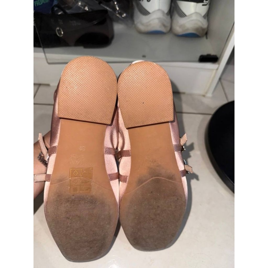 too many shoes pink by linea