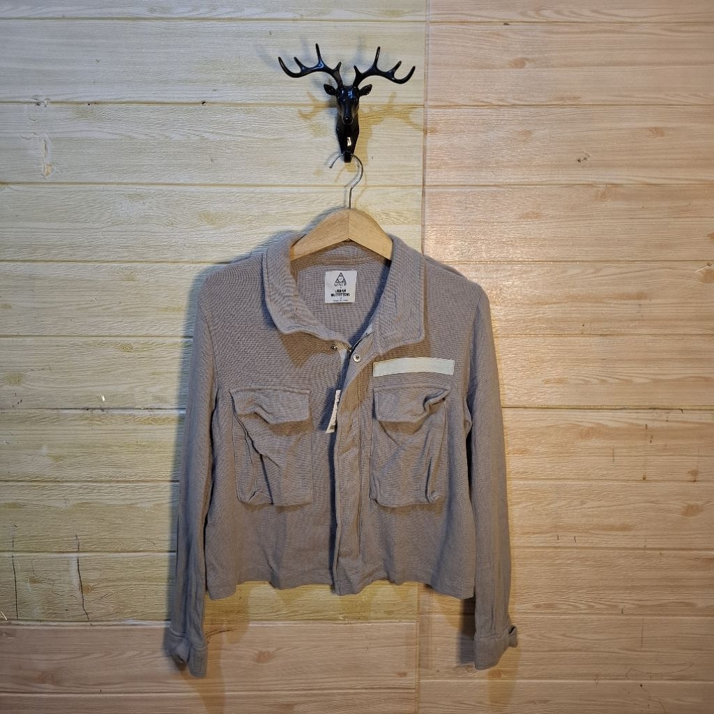UNIV X URBAN made in china Jaket crop top wanita bahan tebel, lembut dan melar size L-XL LD:100 X P: