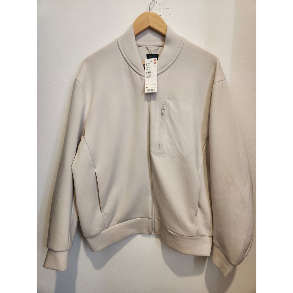 UNIQLO SWEAT DRY JACKET