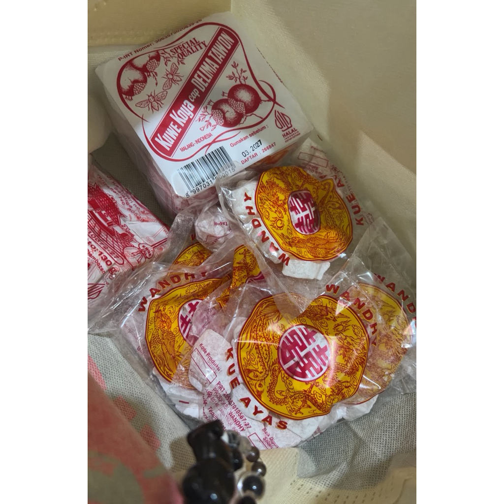 Kue ayas dan tingting