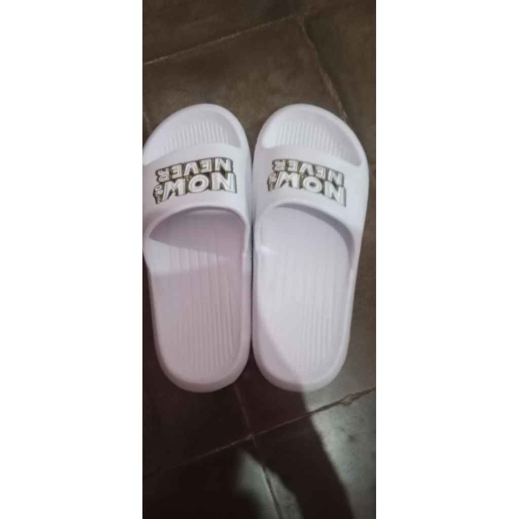 SANDAL SELOP PRIA Warna Putih