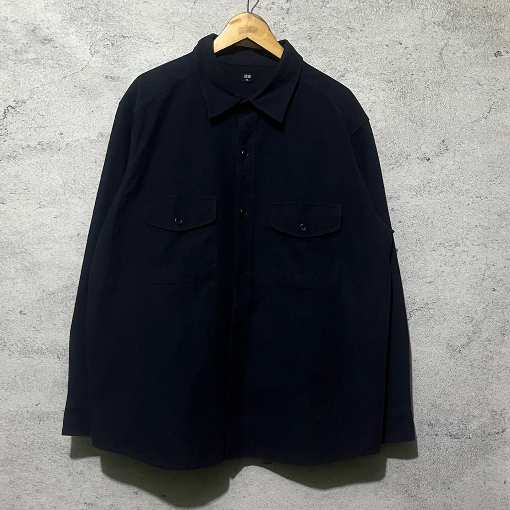 Uniqlo kemeja outer navy canvas tebal