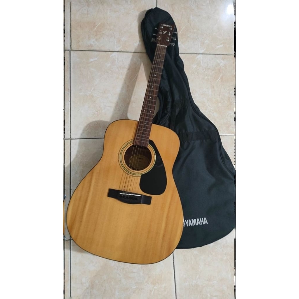 Gitar Akustik YAMAHA F310