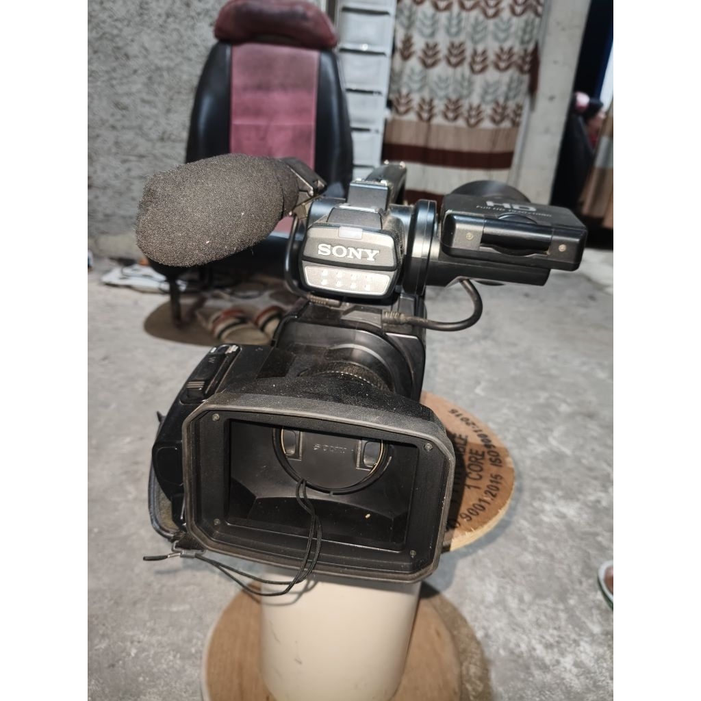 SONY HXR MC 2500