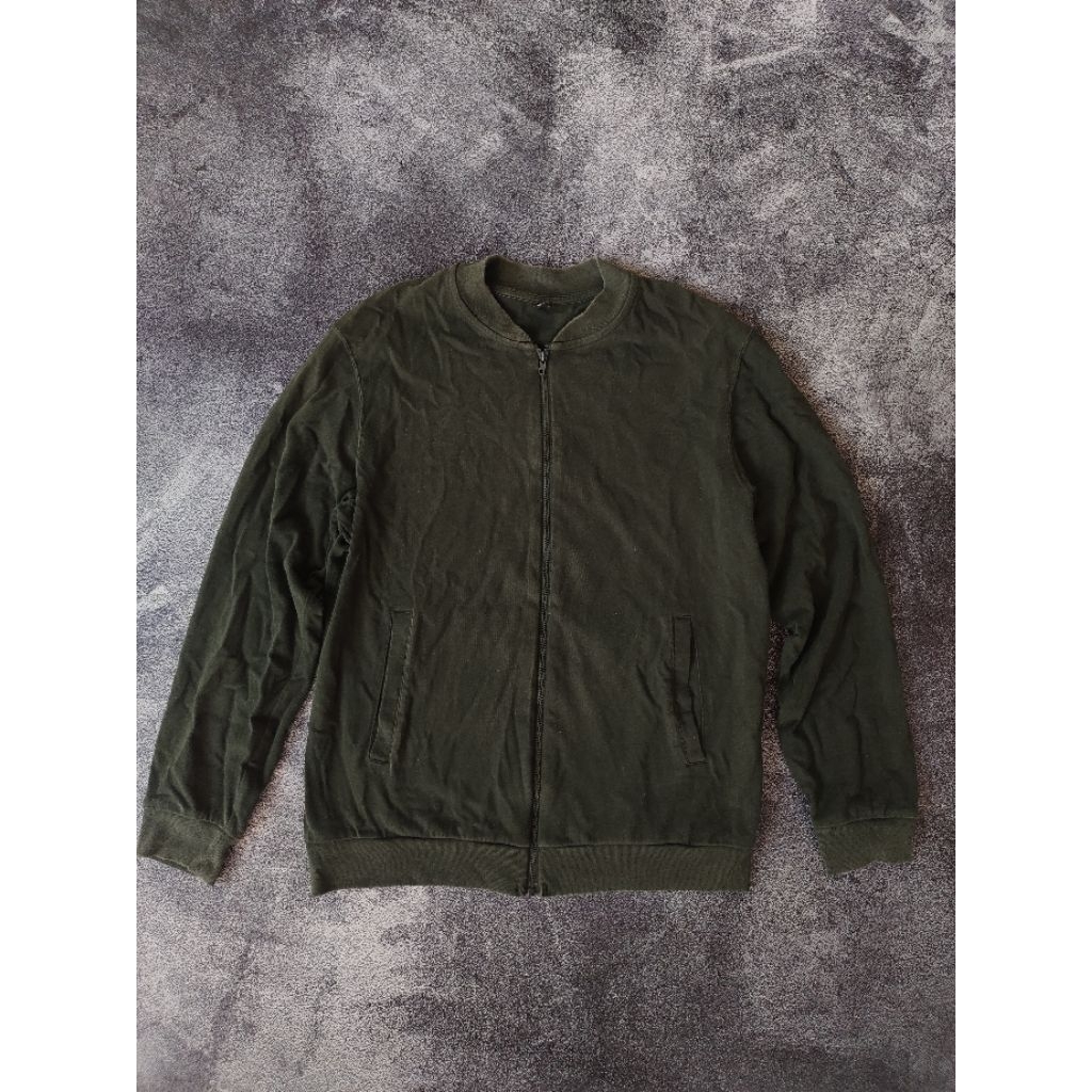 Jaket bomber uniqlo preloved