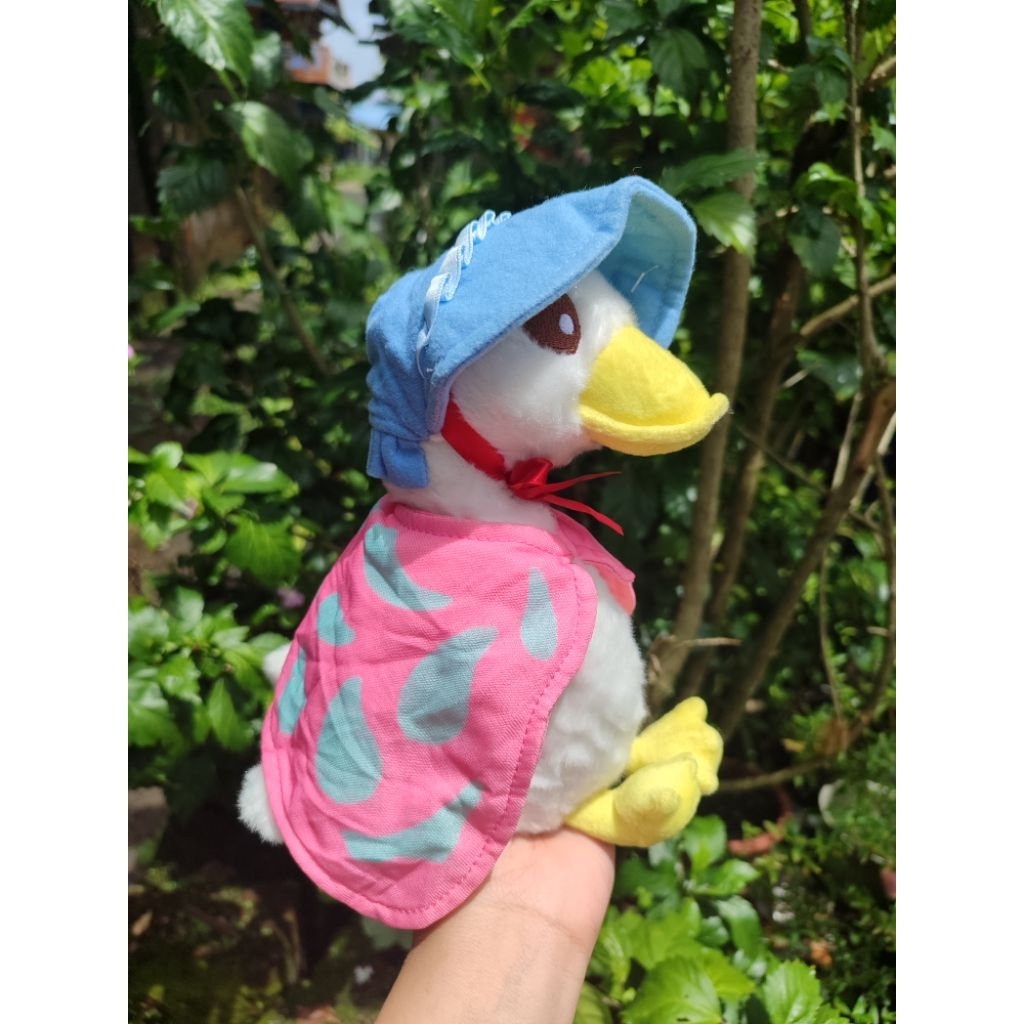 boneka Jemima Puddle-Duck dari seri Peter Rabbit original