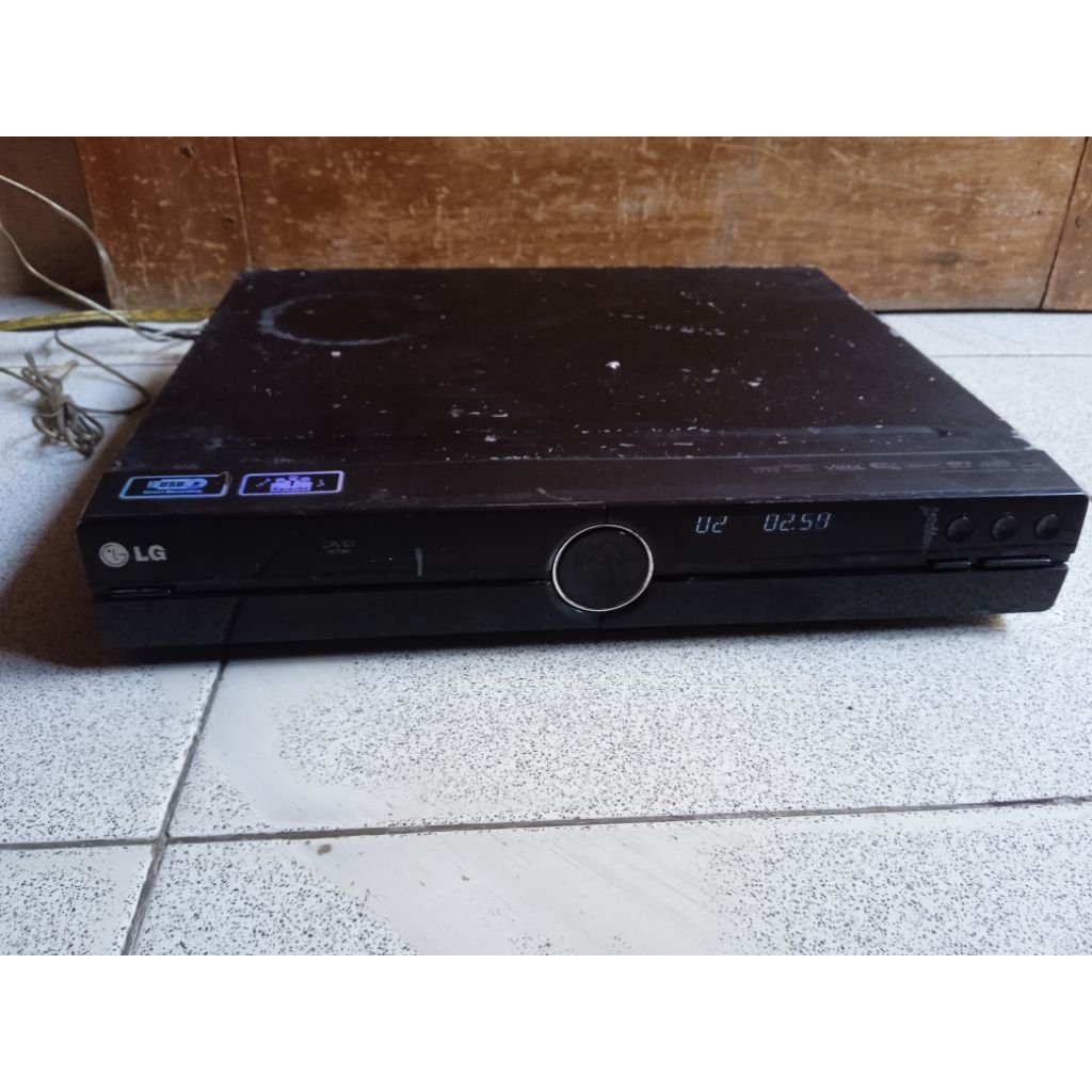 DVD LG hometheater HT304SU-A2,  keluar suara 3out speaker