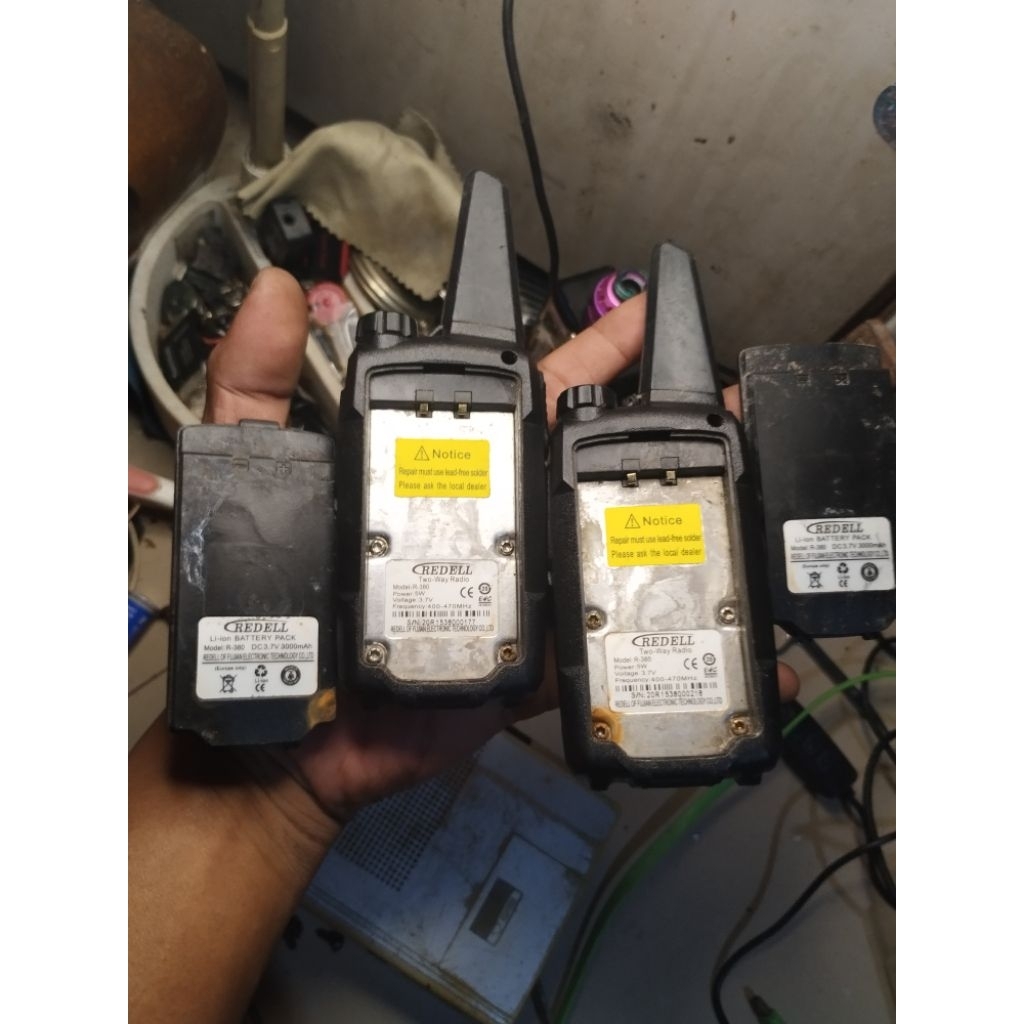 ht UHF redell r380 nyala minus baterai