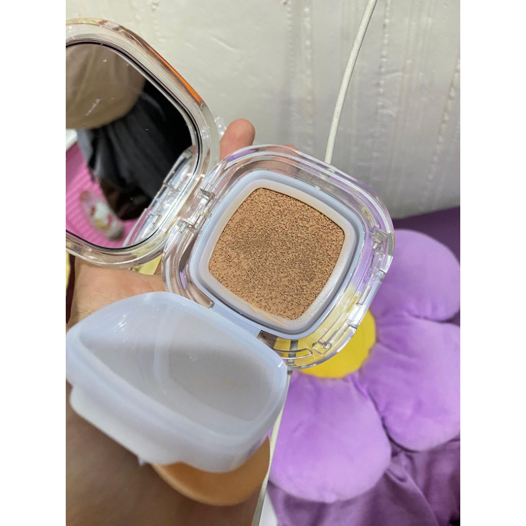 cushion glad2glow 02 praline