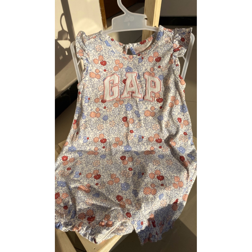 romper baby gap 12-18 bln