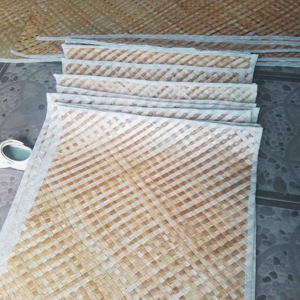 Tikar Pandan Ukuran Sajadah 70cm x 130cm Tikar 1 Lapis Tambahan Pelipitan Kain Yang Rapi