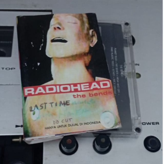 kaset pita radiohead album the bends