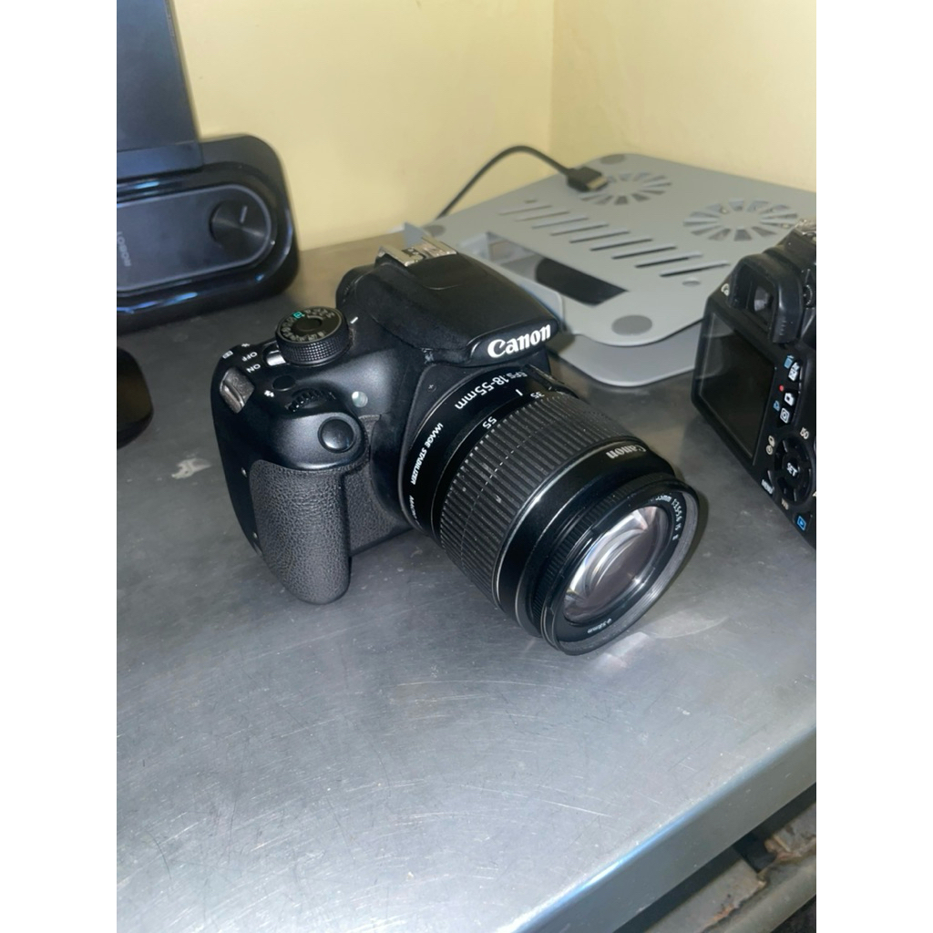 Canon 1200D include batre tas charger
