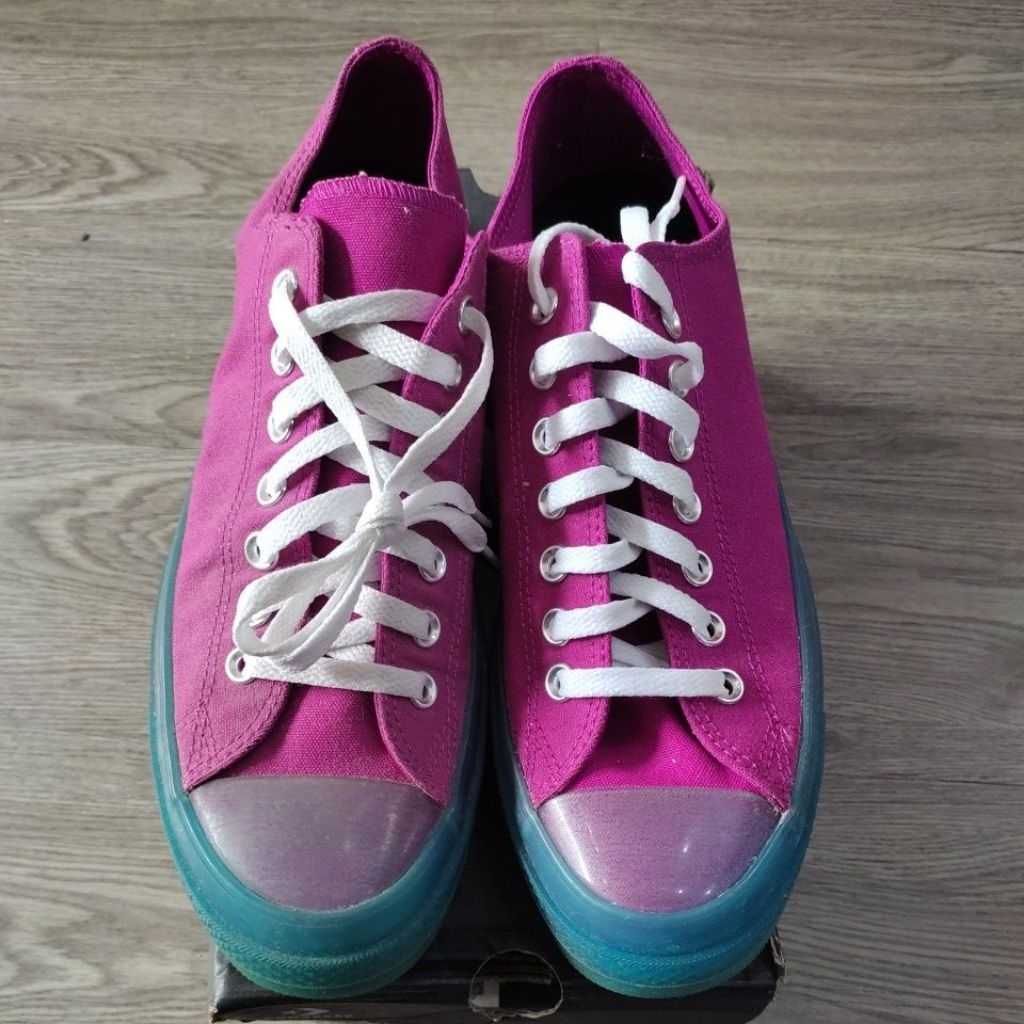 Sepatu C0N 168571C