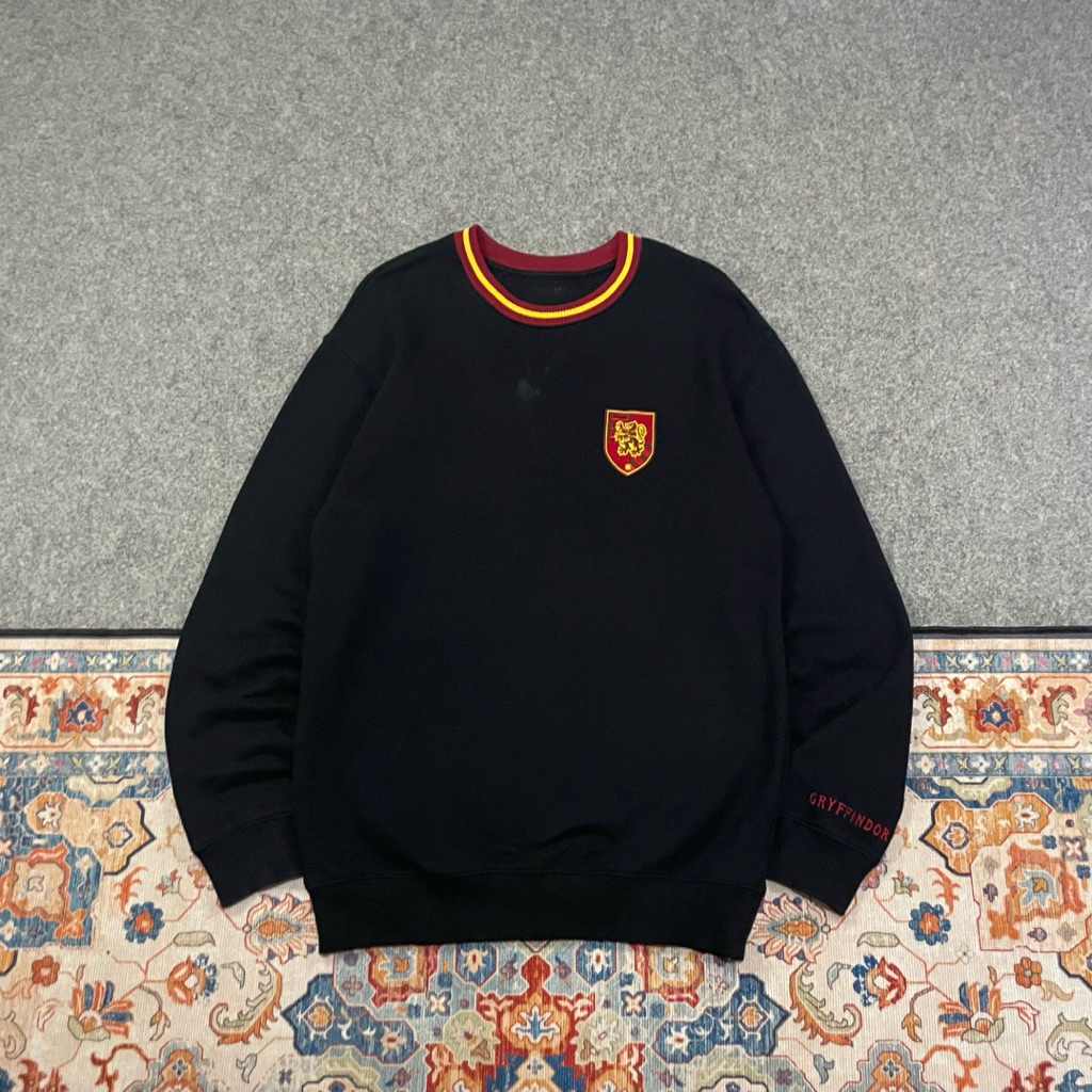 Crewneck Graphic Tee x Harry Potter Gryffindor