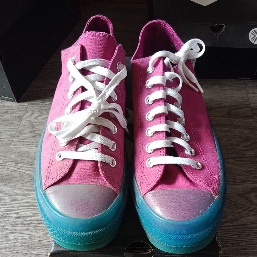 Sepatu C0N 168571C