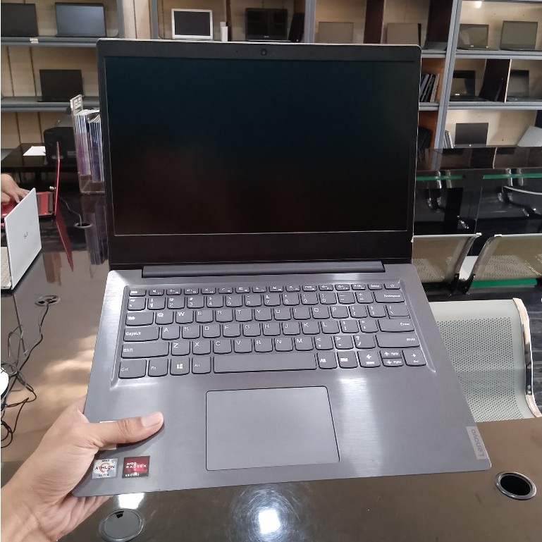 Laptop Lenovo V14 ADA AMD Athlon Silver 3050U Ram 8Gb Ssd 256Gb
