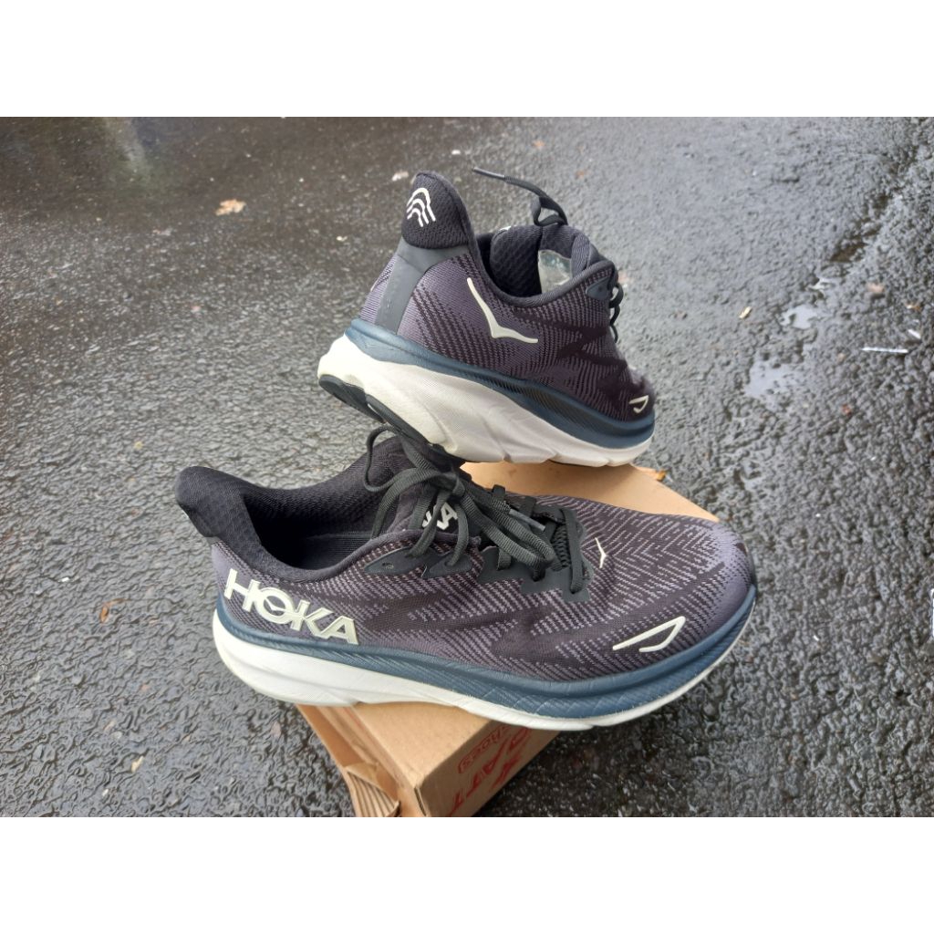 Sepatu running Hoka Clifton 9 ori size 42